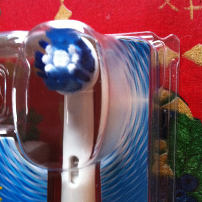 Thanks to Isabel, Michael didn't buy an electric toothbrush for Maria. This is a present Milena got from her father.
